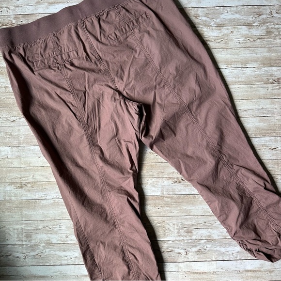 torrid Crop Pull-on Skinny Stretch Poplin Mid-Rise Pant | size 1 (14-16) EUC - Picture 5 of 7